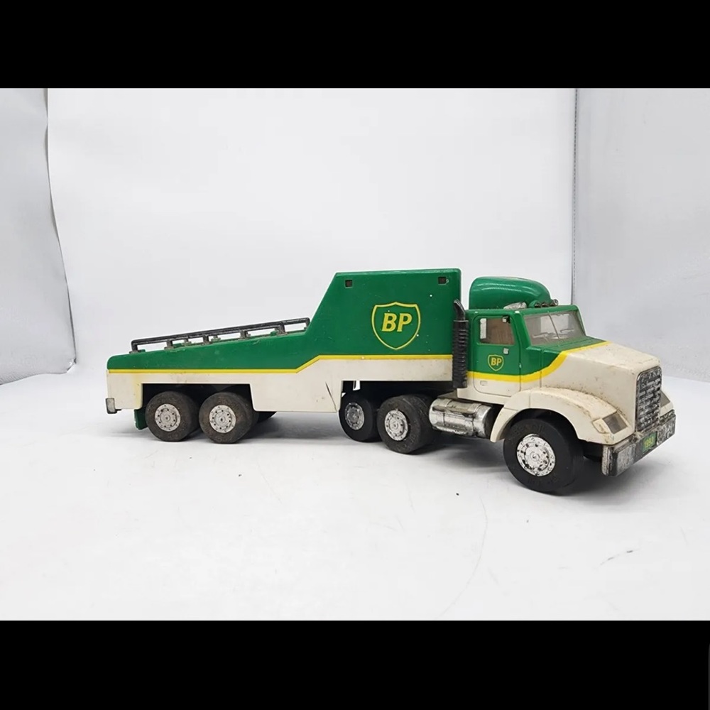 BP Limited Edition Light Up Toy Race Car Carrier Truck 1993 New In Box